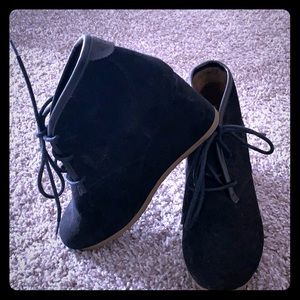 Like new black booties!